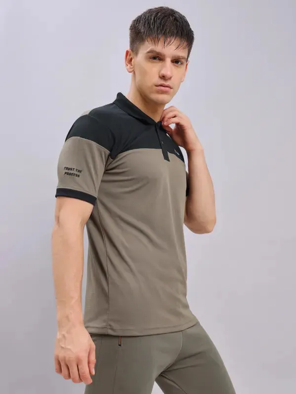 Men Colorblock Slim Fit Polo T-shirt with TECHNO DRY